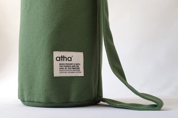 Bolsa verde para tapete de yoga hecha en Barcelona de algodón orgánico