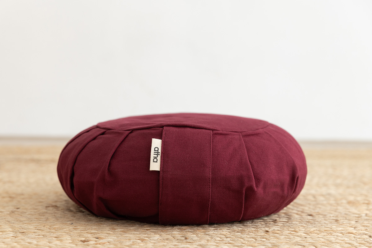 meditation cushion pleated garnet 1b