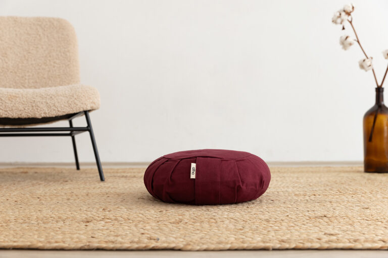 meditation cushion pleated garnet 5